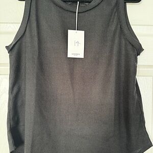 ANDREE BY UNIT Black Sleeveless Tank Top